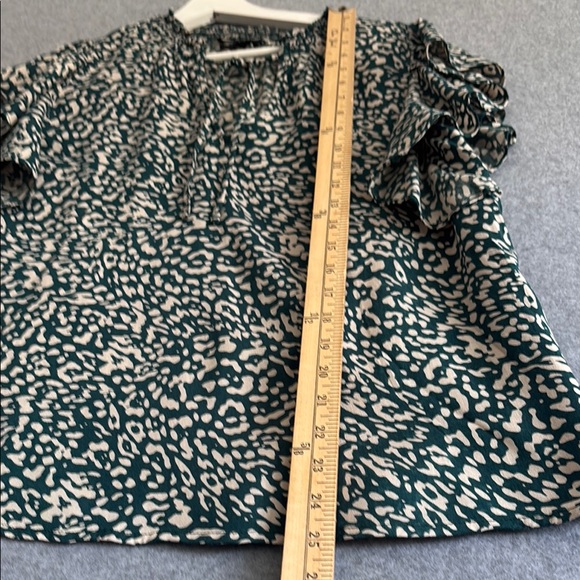 Jessica Simpson Flutter Sleeve Ruffled V-Neck Bohemian  Blouse Green/Cream (L) - Picture 9 of 11